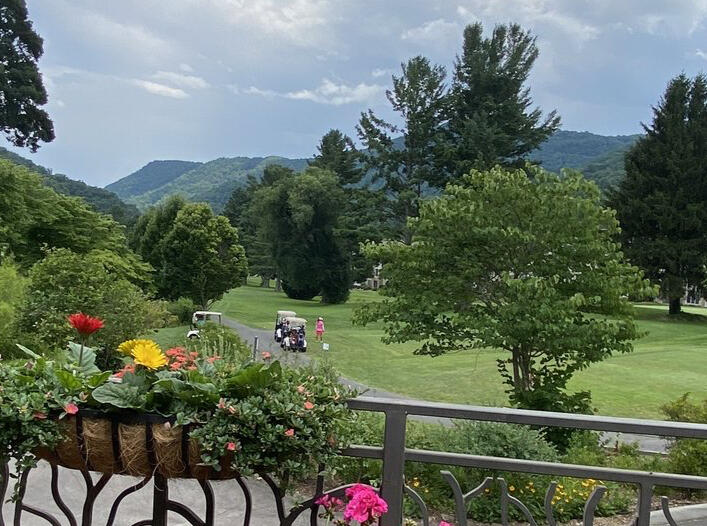 Golfing in the Mountains